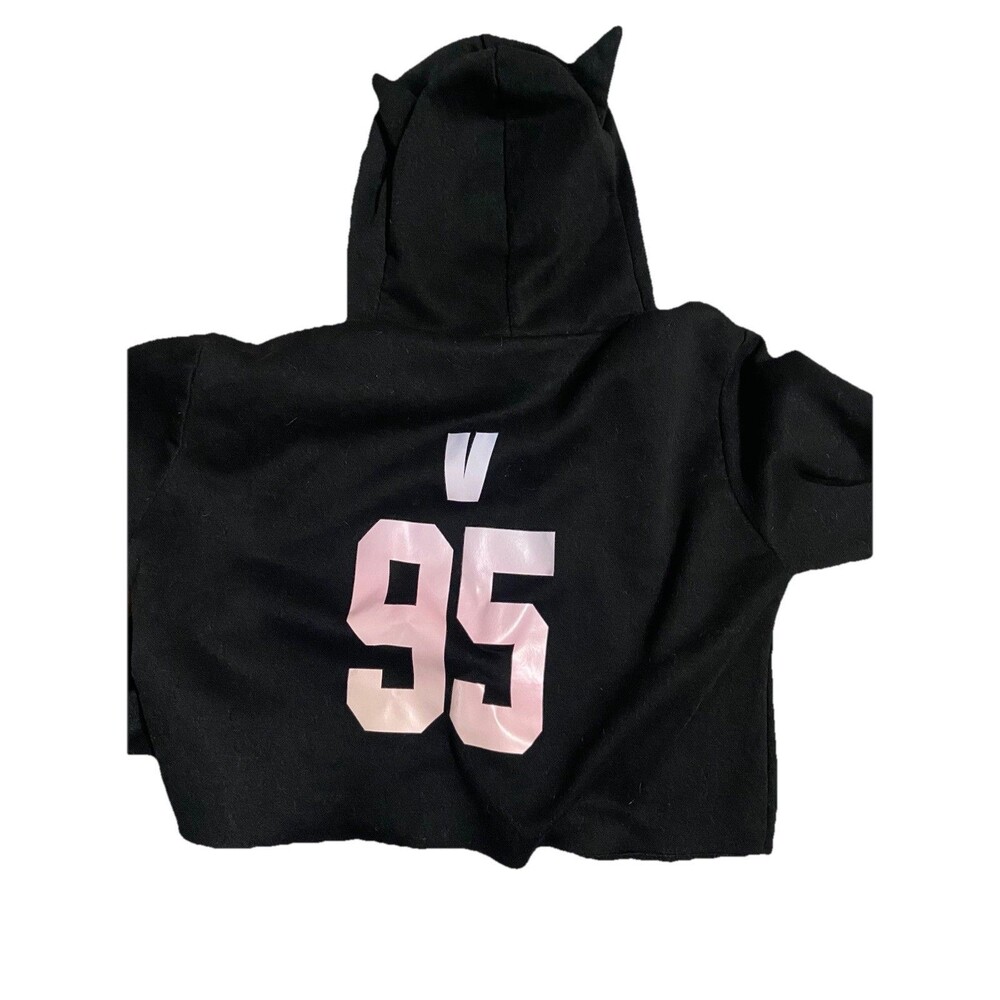 Black Women's Cropped Hoodie with Pink '95' Back Graphic